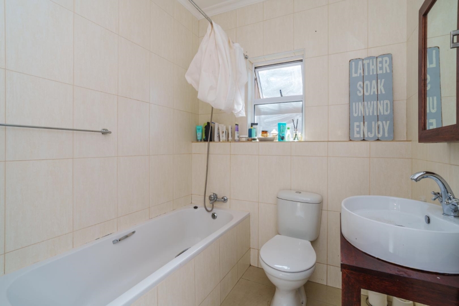 3 Bedroom Property for Sale in Royal Ascot Western Cape